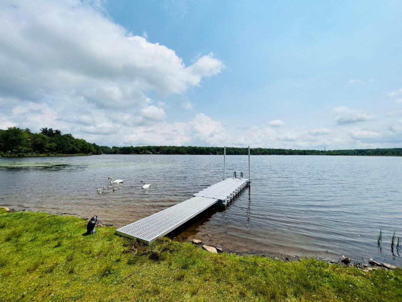 Hideaway - Lakehouse/Spa/Dock/ Pocono Summit Екстер'єр фото